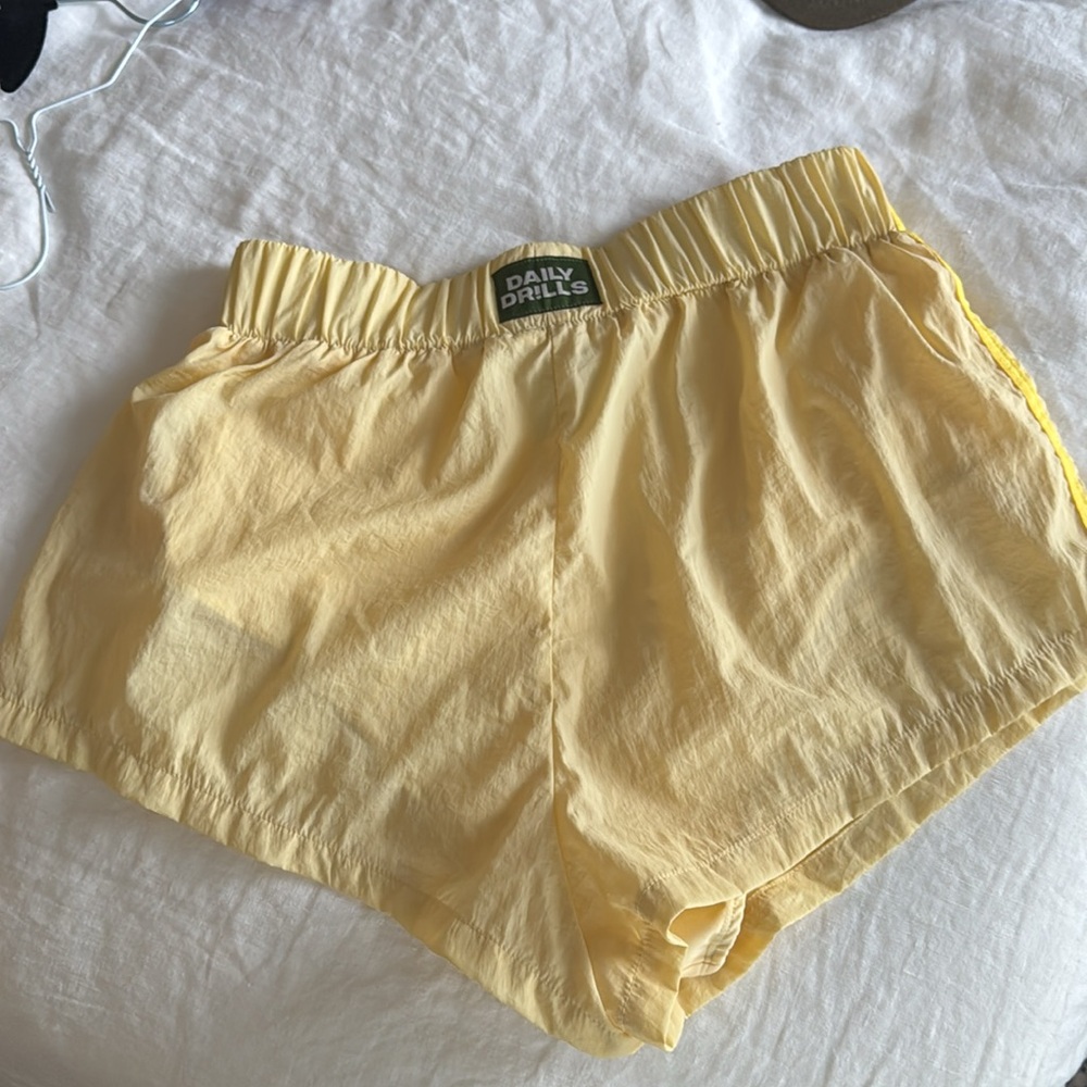 Daily Drills Super Bounce Butter + Honeygold Yellow Shorts